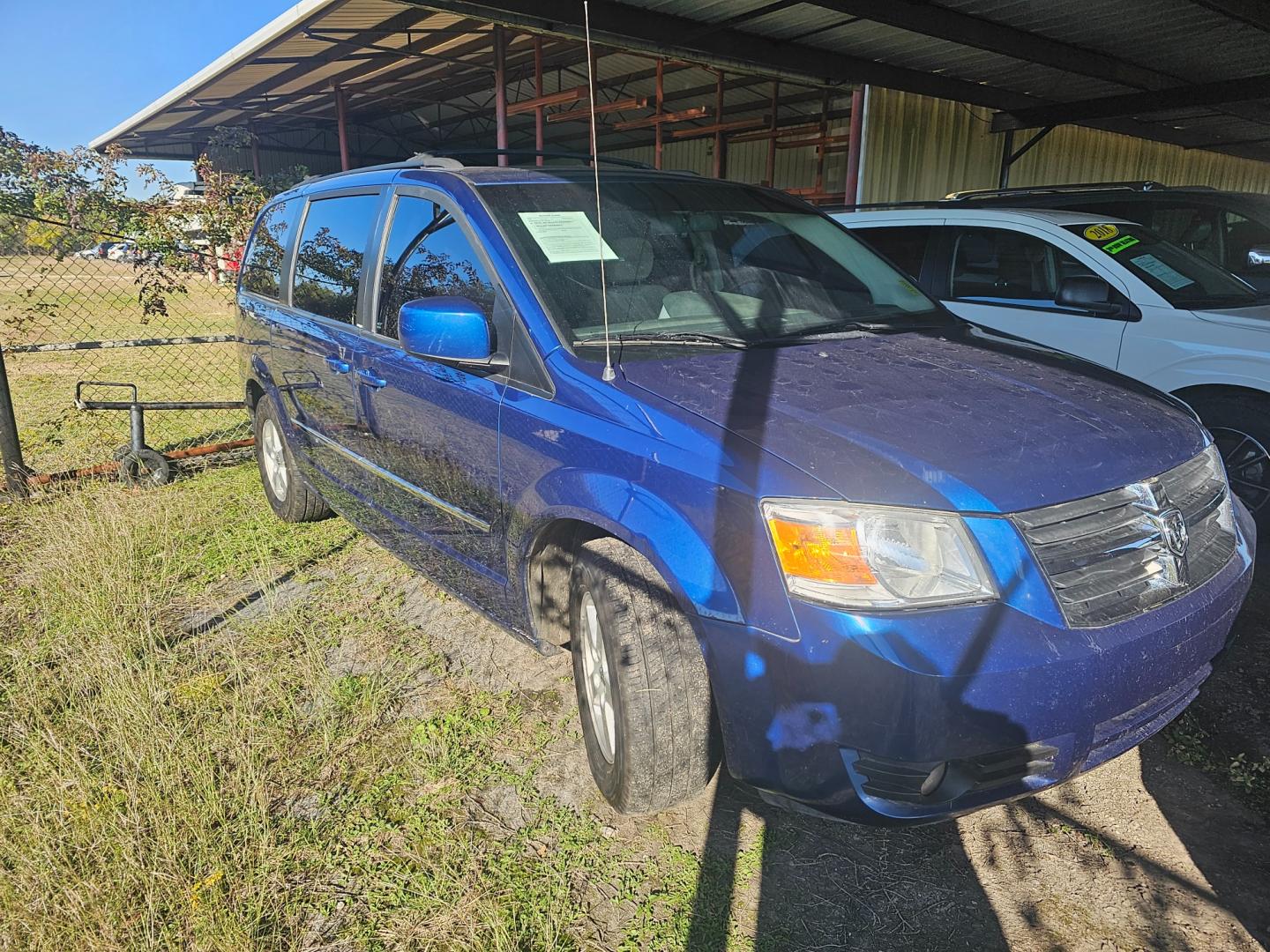 2010 BLUE Dodge Grand Caravan SXT (2D4RN5D14AR) with an 3.8L V6 OHV 12V engine, 6-Speed Automatic transmission, located at 533 S Seven Points BLVD, Seven Points, TX, 75143, (430) 255-4030, 32.313999, -96.209351 - Photo#1